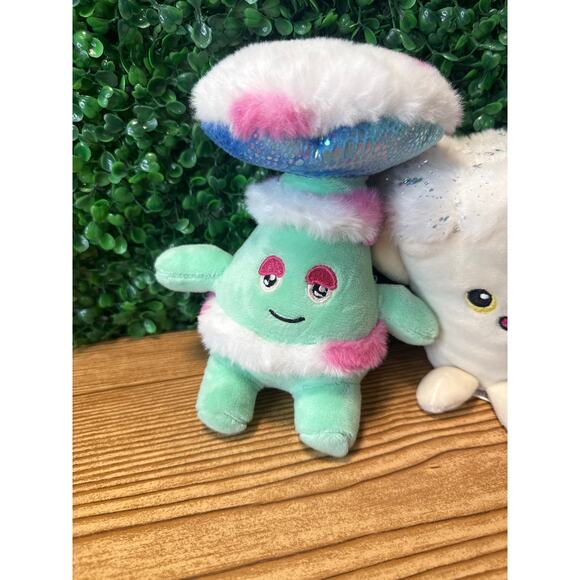 Huge Bundle of 7 Living On The Veg Plush Mushroom Plush Series 1 - Picture 6 of 11